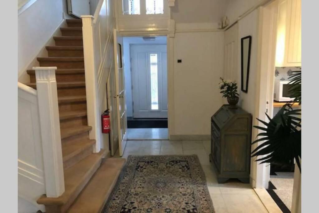 Vrijstaande Rietgedekte Villa Nabij Uitvalswegen Wassenaar Exterior photo